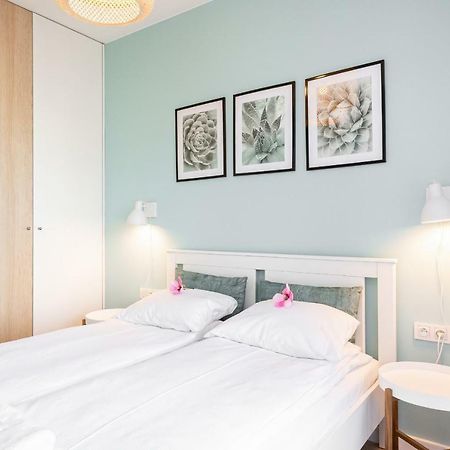 Apartment Walonska With Free Parking Wroclaw By Noclegi Renters מראה חיצוני תמונה