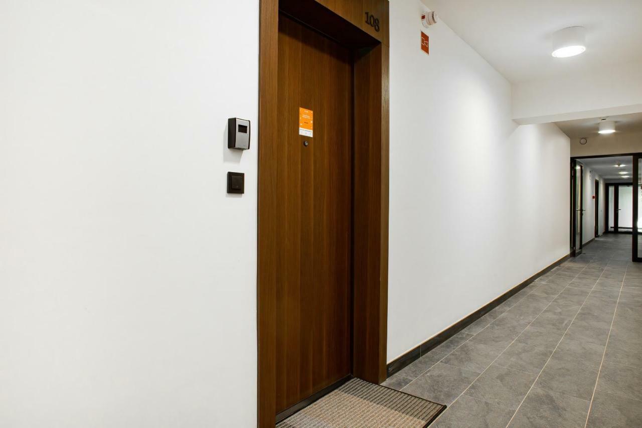 Apartment Walonska With Free Parking Wroclaw By Noclegi Renters מראה חיצוני תמונה